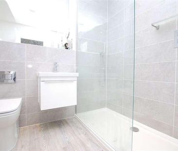 Waterfront Crescent, Mytchett, Camberley, Surrey, GU16 - Photo 6