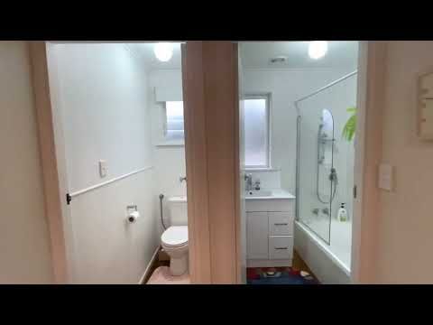 Lovely 3 Bedroom House with Garage - Photo 1