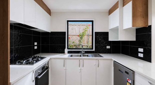 Manurewa, 3 bedrooms - Photo 1