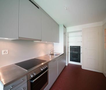 «City life in Altbauwohnung» - Photo 3