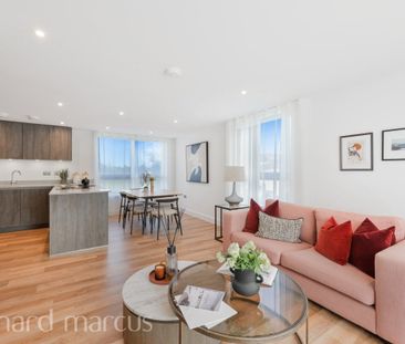 16 Lambert Place, Thames Ditton - Photo 1