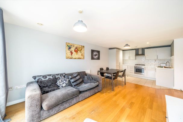 Ashton House, Kennington, SE11 - Photo 1