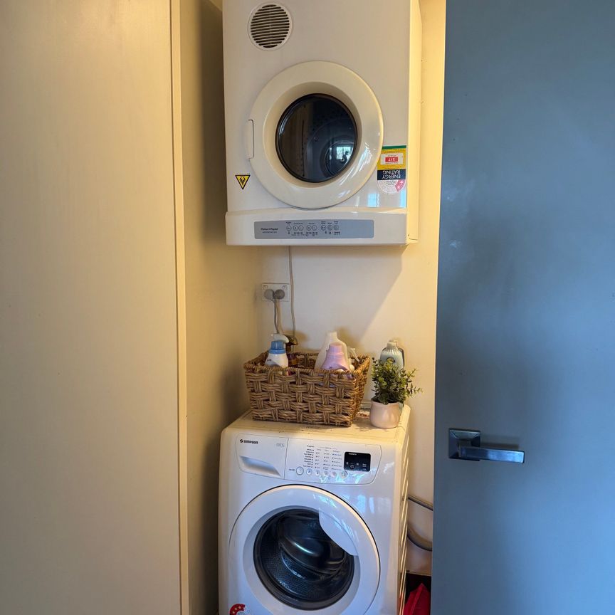 Carlingford - Photo 1