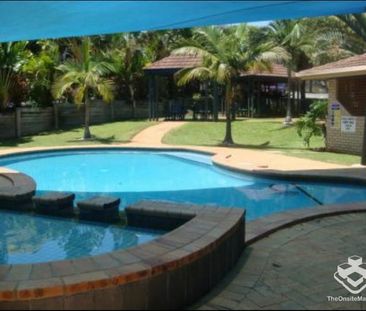 Royale Gardens - Photo 5