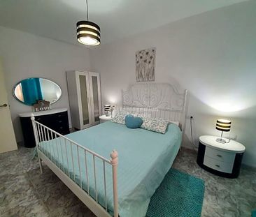 Se alquila en Parque la reina apartamento de 1 dormitorio - Photo 2