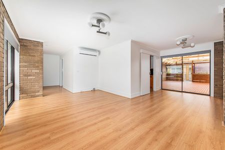 Freshly updated 4-Bedroom, 2-Bathroom Home in a Family-Friendly Location - Photo 2