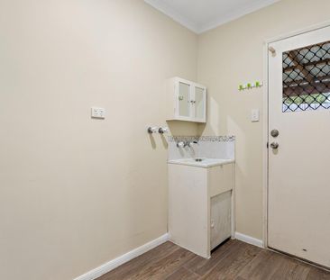 Large Family Home! Located in a Quiet Cul-de-sac! - Photo 2