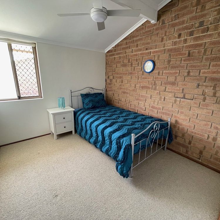 2-bedroom shared house / townhouse, Duggan Ave - Photo 1