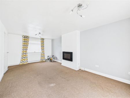 3 bedroom House to rent - Photo 3