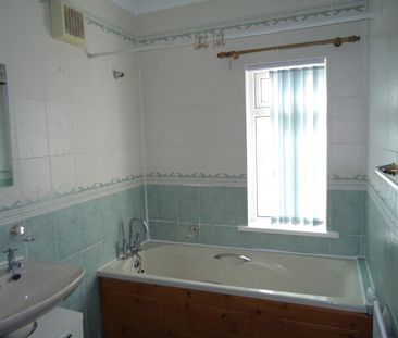 3 bedroom apartment to rent - Photo 5