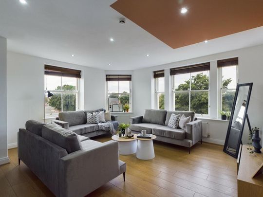 9 bedroom house to rent - Photo 1