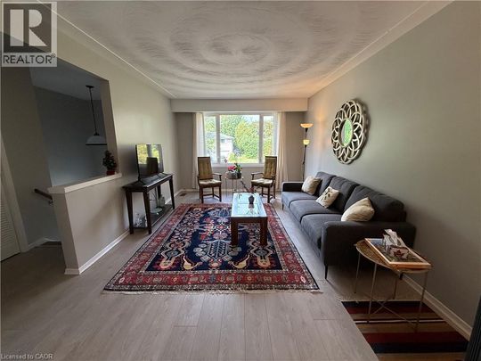 281 TOLL GATE Boulevard, Waterloo, Ontario, N2L4M3 - Photo 1