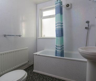 Flat 1, 19 Ulsterville Avenue, Belfast, BT9 7AS - Photo 1