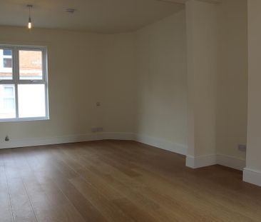3 bedroom end of terrace house to rent - Photo 2