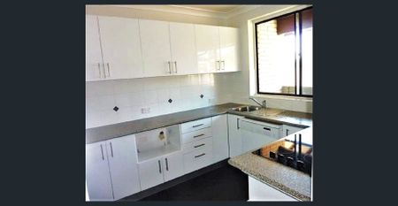 TASTEFULLY MODERNISED UNIT IN A QUIET SETTING - Photo 2