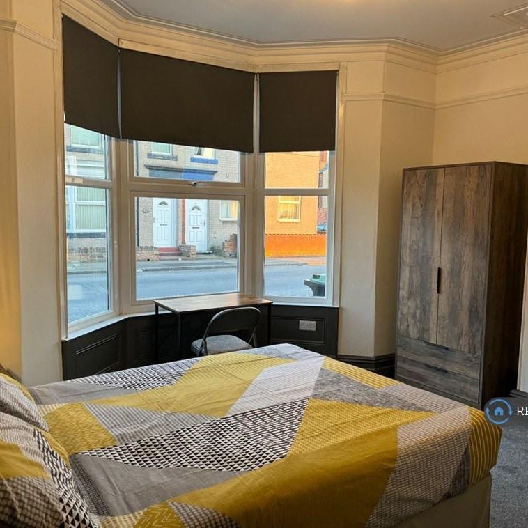 1 bedroom in a house share to rent - Photo 1