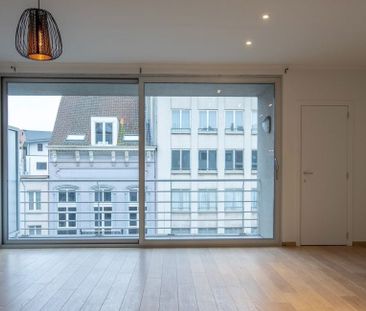 Appartement te huur in Kortrijk voor € 735 met 2 slaapkamers - Photo 2