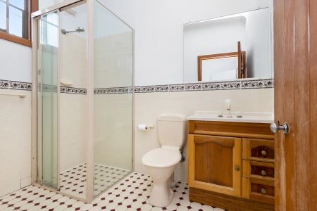 Neat Three Bedroom Home in Ideal Location - Photo 4