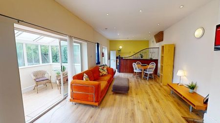 3 bedroom semi-detached house to rent - Photo 2