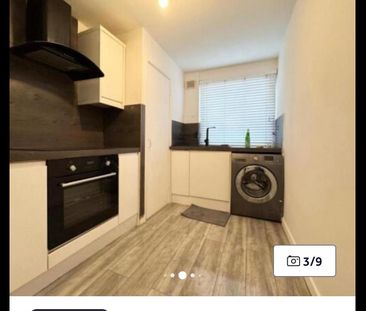 Room in a Shared House, The Priory, CR0 - Photo 2