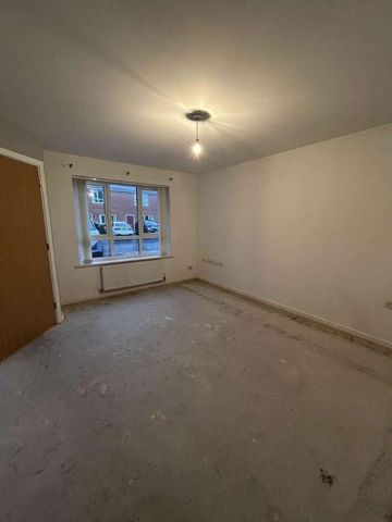 Lintott Gardens, Warrington, WA1 - Photo 4