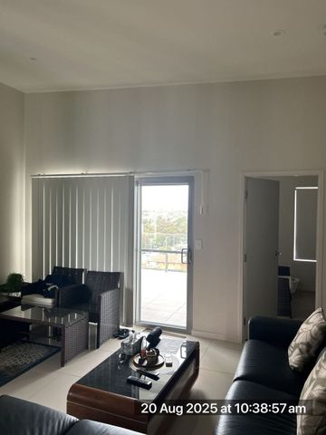 Modern Apartment with Stunning Views – Sky Gardens Building - Photo 2