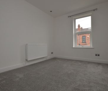 3 Bedroom Terraced House - Photo 3