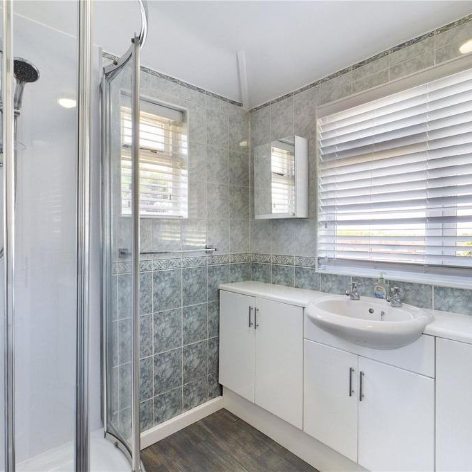 3 bedroom bungalow to rent - Photo 1