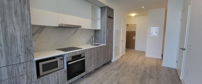 Sugar Wharf - Available July 11th 1 Bed Plus Den 2 Bathrooms 700 Sq Foot 50th floor | 138 Downes Street, Toronto - Photo 1