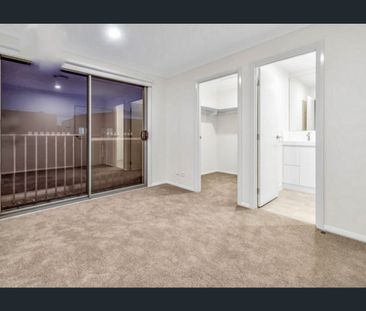 Walking Distance to Station - Photo 2