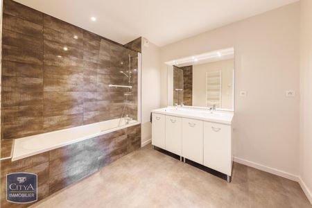 Location Appartement 2 pièces 77m² ROYAT 63130 - Photo 4