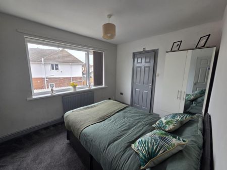 1 bedroom in a house share to rent - Photo 4