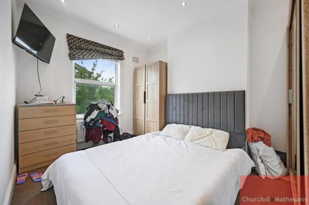 3 bedroom semi-detached house to rent - Photo 4