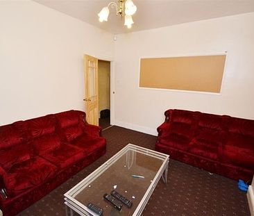 Student 4 Bedroom house furnished close to nottingham trent university - Photo 1