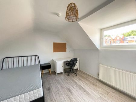 6 bedroom terraced house to rent - Photo 3