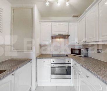 Modern Apartment - Photo 1