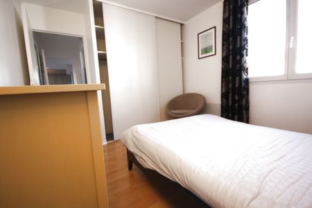 Location Appartement 2 pièces 48m² MARSEILLE 8ème - Photo 3