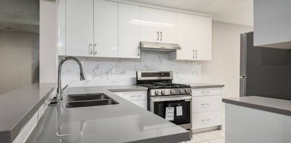 Burnaby Metrotown-4F Spacious 3 BDRM 2 Bath-Fantastic Location! - Photo 2