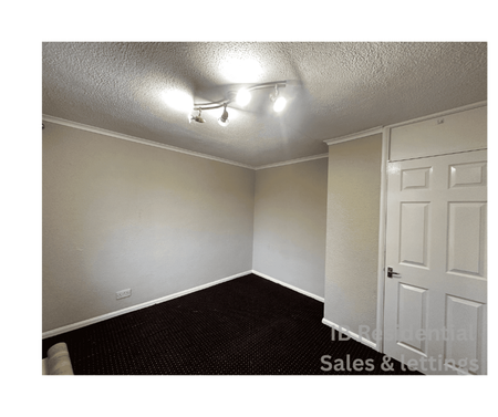 3 bedroom end of terrace house to rent - Photo 2