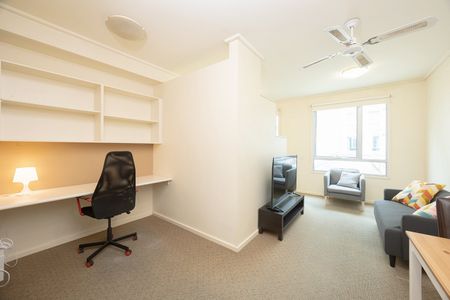6215/570 Lygon Street, Carlton VIC 3053 - Photo 2