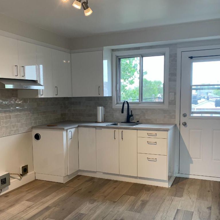 Appartement 5 1/2 a louer - Pont Viau Laval - Photo 1
