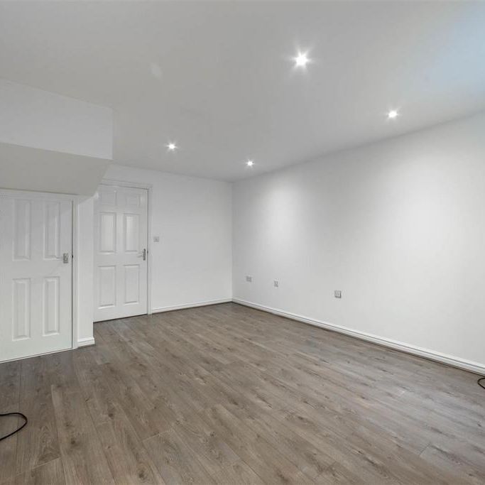 3 bedroom townhouse to rent - Photo 1