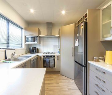Well-Presented Three Bedroom Home - Photo 2