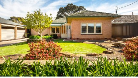 7 Woodland Rd, Mitchell Park SA 5043 - House For Rent | Domain - Photo 4