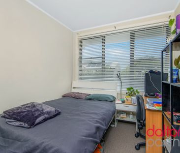 Sunny Apartment 170m from Dixon Park Beach - Photo 5