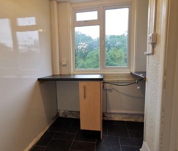 Warburton Gardens - Photo 6