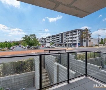 CHIC LUXURY AWAITS OPPOSITE JAMISON PLAZA - Photo 1