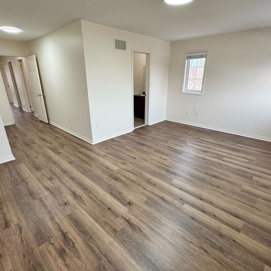 For Lease - 594 Courtney Valley Road, Mississauga, Ontario - Photo 1