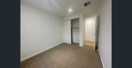 4 Bedroom House in point Cook(Alamanda School Zone) - Photo 4