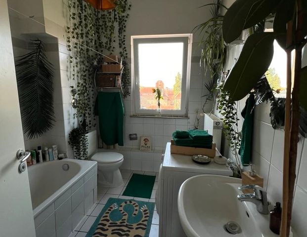 2 Zimmer Dachgeschosswohnung unbefristet - Foto 1